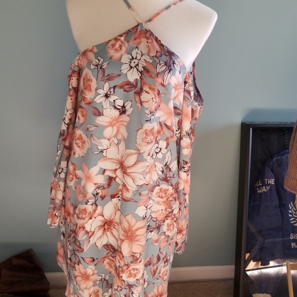 Sugarlips Dresses & Skirts - Sugar Lips floral dress. Size Med. Perfect